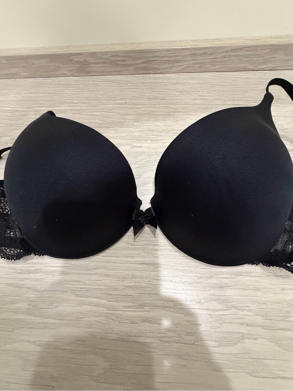 Victoria’s Secret Black Lace-Back T-Shirt Bra - Comfort Lift